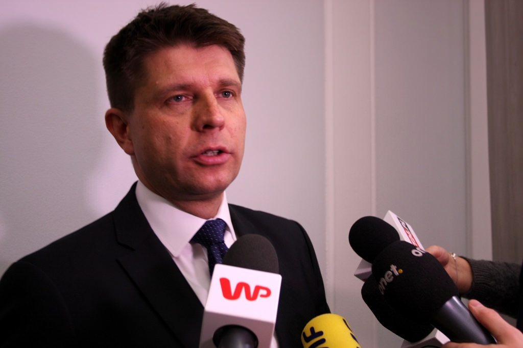 Petru zaprezentował swój pomysł. Wyśmiała go nawet opozycja
