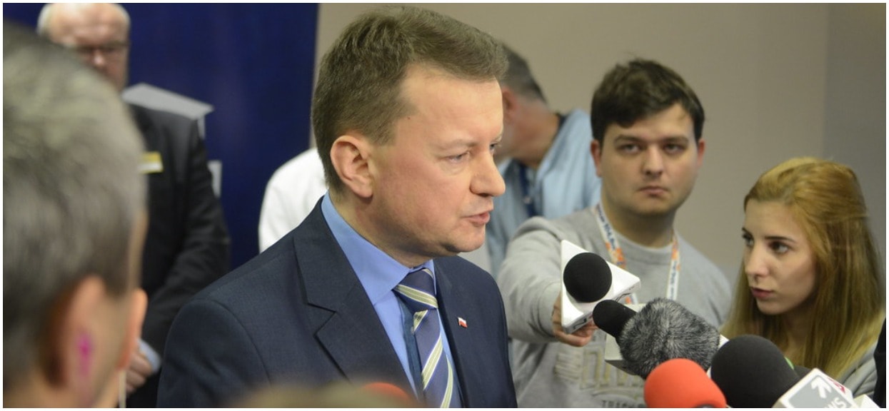 Czy to nie przesada? Błaszczak porównał ofiary smoleńskie z uczestnikami Bitwy Warszawskiej