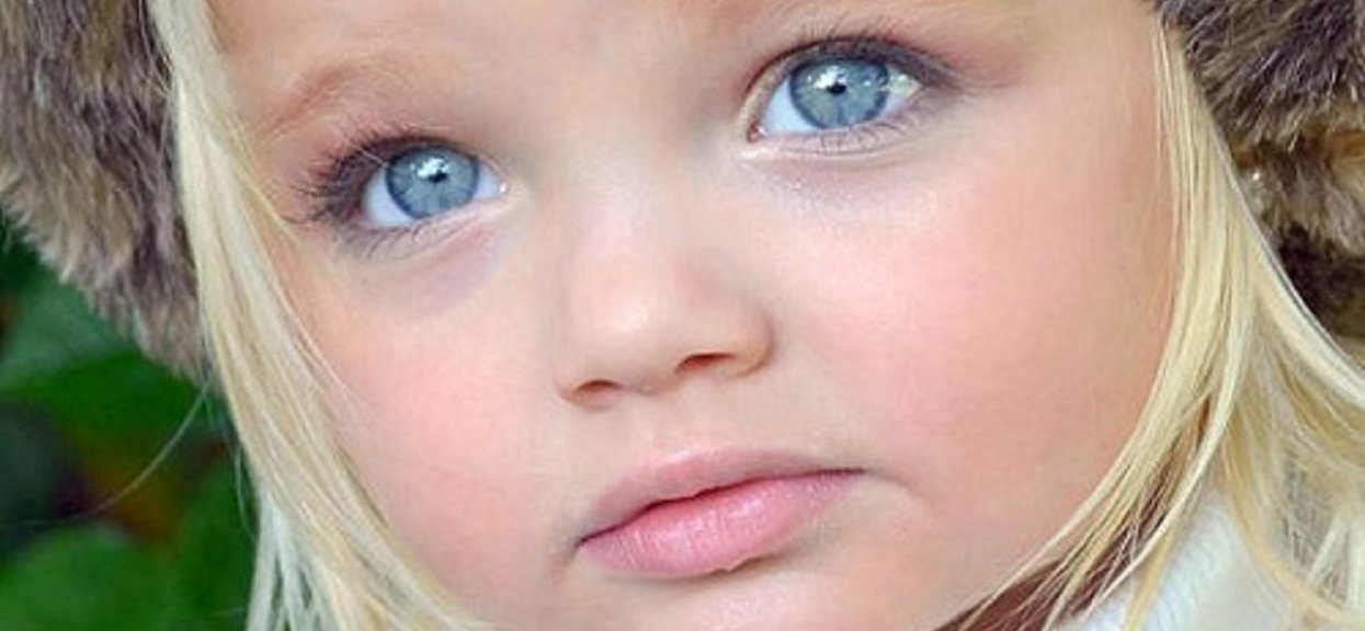 Jako 2-letnie dziecko zarobiła fortunę dzięki niezwykłej urodzie. Teraz ma 9 lat i nie wygląda już tak słodko