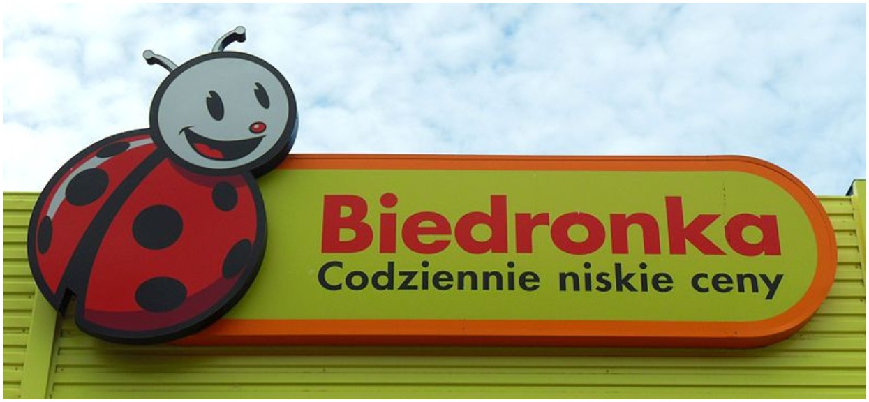 Klienci Biedronki oskarżają pracowników o perfidny proceder. Chodzi o nowe Słodziaki
