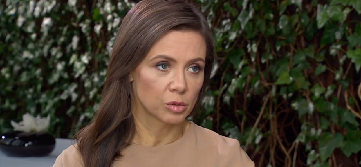 Kinga Rusin zaskoczyła swoją kreacją na balu TVN. Nie sposób od niej oderwać wzroku (FOTO)