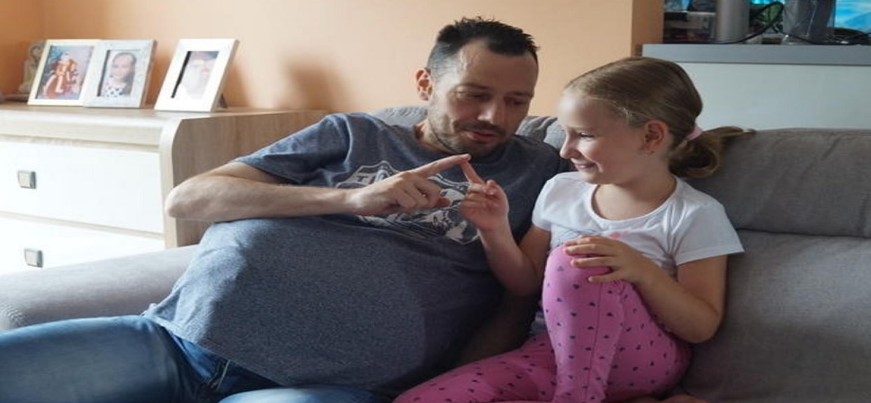 Tata Paulinki po raz trzeci musi stoczyć walkę z nowotworem. Nowy guz waży aż 20 kilo, dziewczynka błaga o pomoc