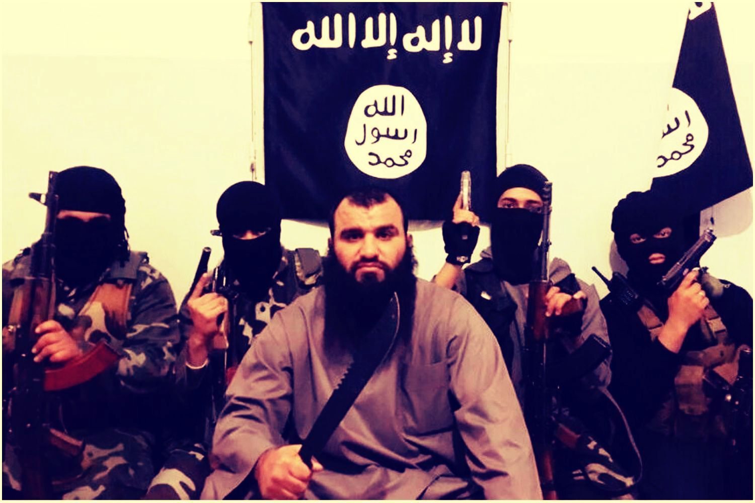 To nie żart! Walczył dla ISIS, a teraz żyje w Europie i dostaje sowity zasiłek