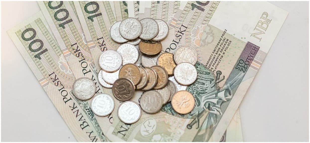Kolejny bubel prawny? Z minimalnej emerytury komornik potrącił pieniądze, z 4000 zł minimalnej płacy nie
