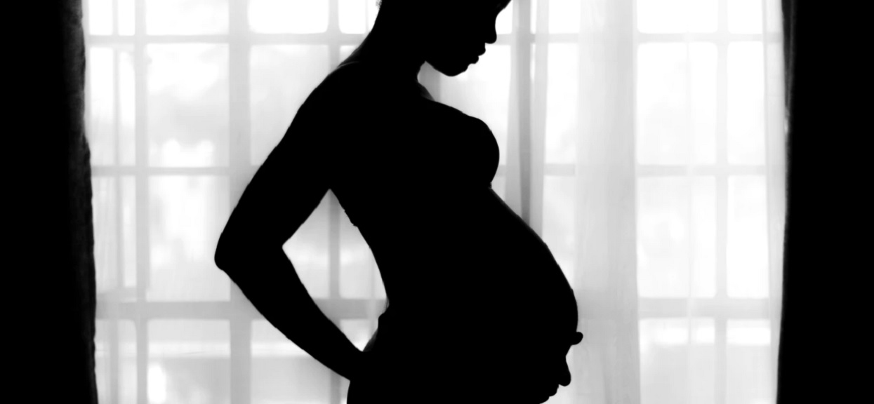 Kobieta robiła aborcję, kilka godzin później usłyszała płacz swojego dziecka. "Byłam pewna, że tracę zmysły"