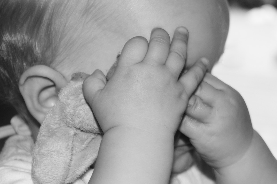 Nareszcie wiadomo, kto brutalnie zgwałcił 2-latkę. Nagranie ujawniło całą prawdę