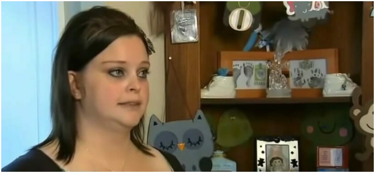 Mama sprzedała kołyskę swojego zmarłego dziecka. Kilka dni później kupiec wrócił, kazał jej zajrzeć do bagażnika, a ta zalała się łzami