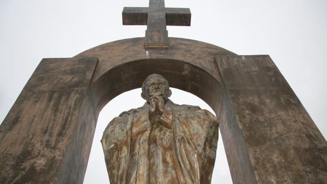 Sąd nakazał usunięcie pomnika Jana Pawła II