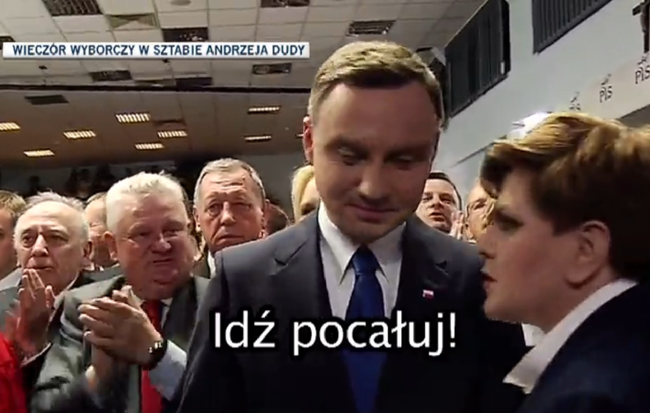 Andrzej Duda też korzysta z suflera?