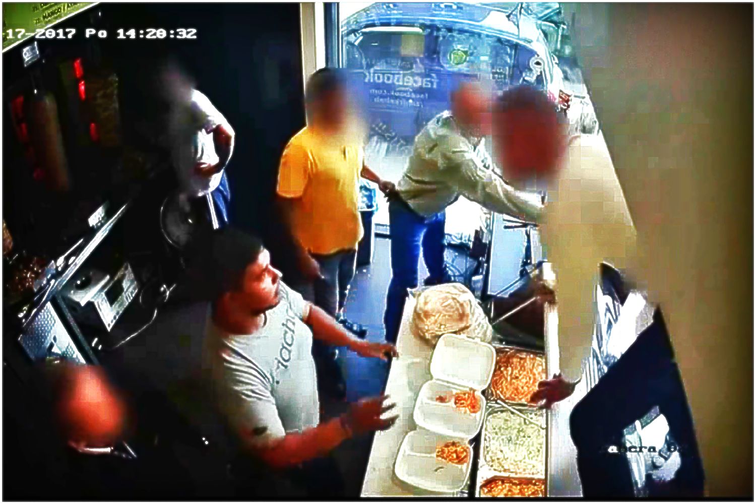 Prawdziwa BITWA w barze z kebabem. W stronę personelu poleciały krzesła (VIDEO)