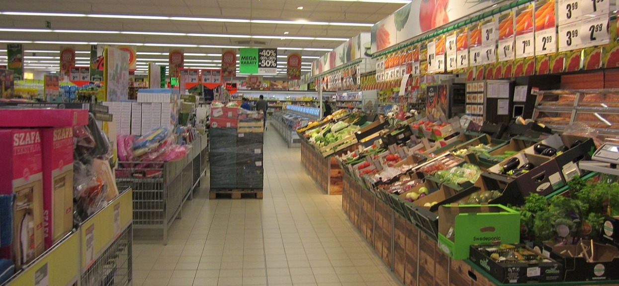 Kupił w Biedronce mięso mielone, które zaczęło cuchnąć. Kiedy zgłosił się z reklamacją, został perfidnie potraktowany