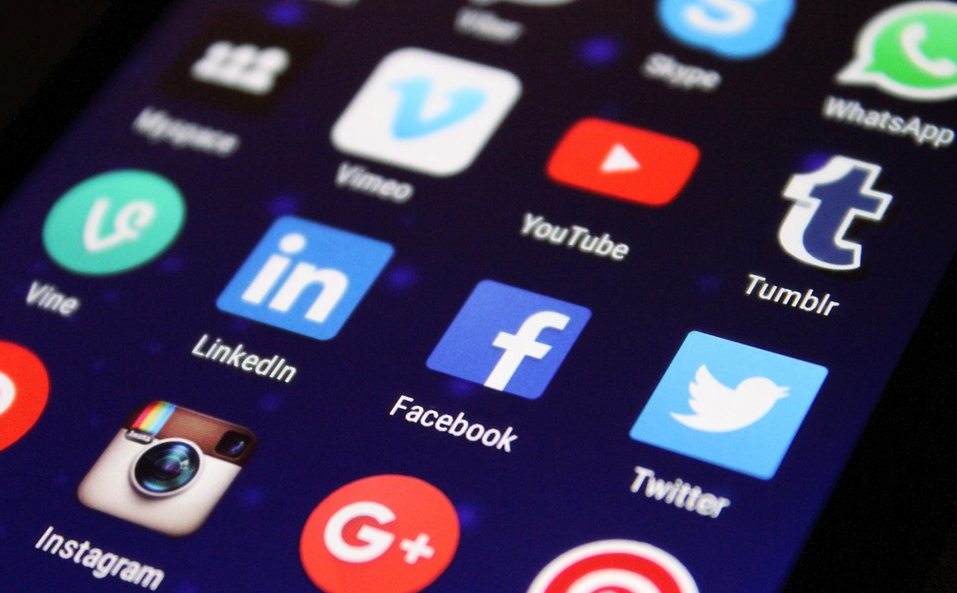 Opodatkują lajki i wrzucanie zdjęć na Facebooka