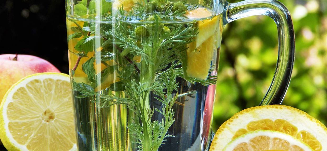 Ten napój spala tłuszcz nawet gdy śpisz. Niezwykły sposób na utratę zbędnych kilogramów