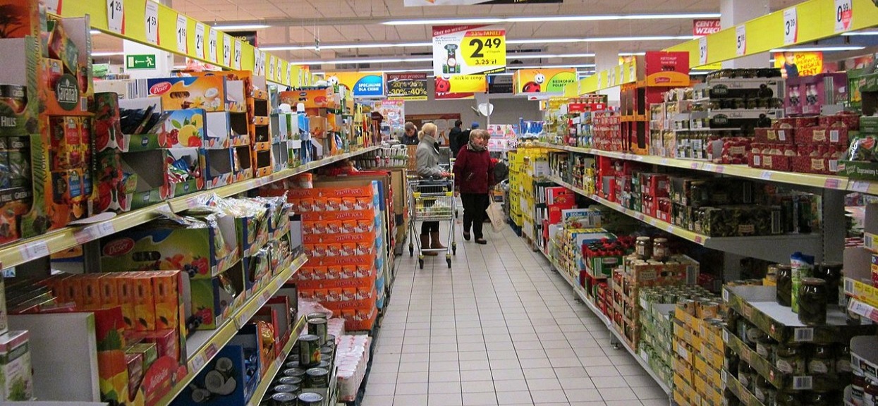 Biedronka potwierdziła, że wchodzi do szkół. Uczniowie i nauczyciele mają powód do radości