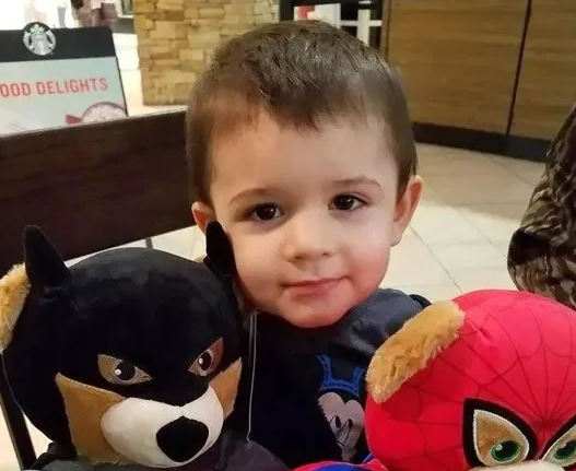 Lekarzom nie udało się uratować 2-latka, umierał w męczarniach. Na jaw wyszło, co zrobiła mu mama