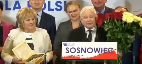 Kaczyński dostał "pistolet na totalną opozycję". Reakcja i zachowanie prezesa PiS mocno zdumiewa