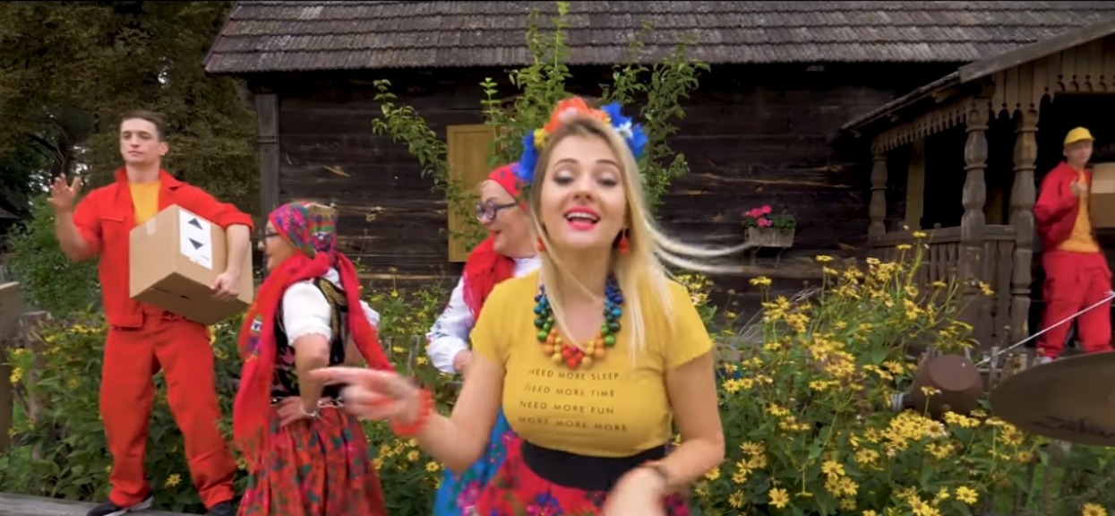 Parodia hitu "Mama ostrzegała" w piorunującym tempie podbija internet. Lepiej, żeby żaden mąż jej nie usłyszał