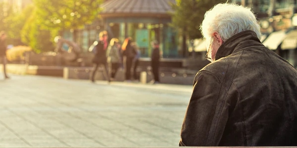 ZUS obniży Polakom emerytury? Niepokojące doniesienia mediów, taka obniżka znacznie uszczupliłaby portfele seniorów