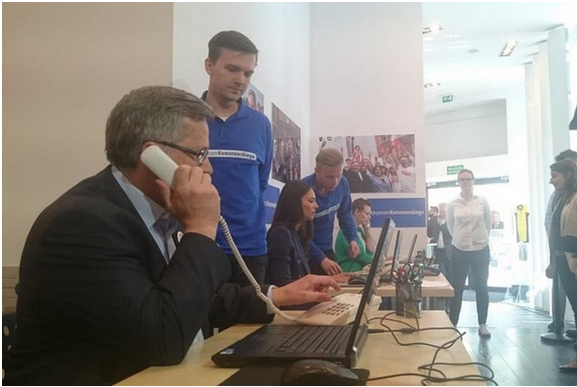 Komorowski dzwoni do Polaków. Może zadzwonić też do Ciebie