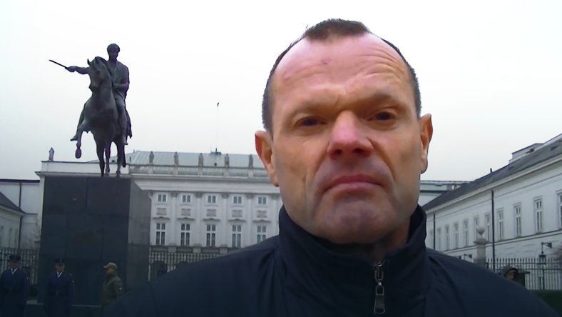 Komorowski zabiegał o poparcie "obrońcy krzyża" ?