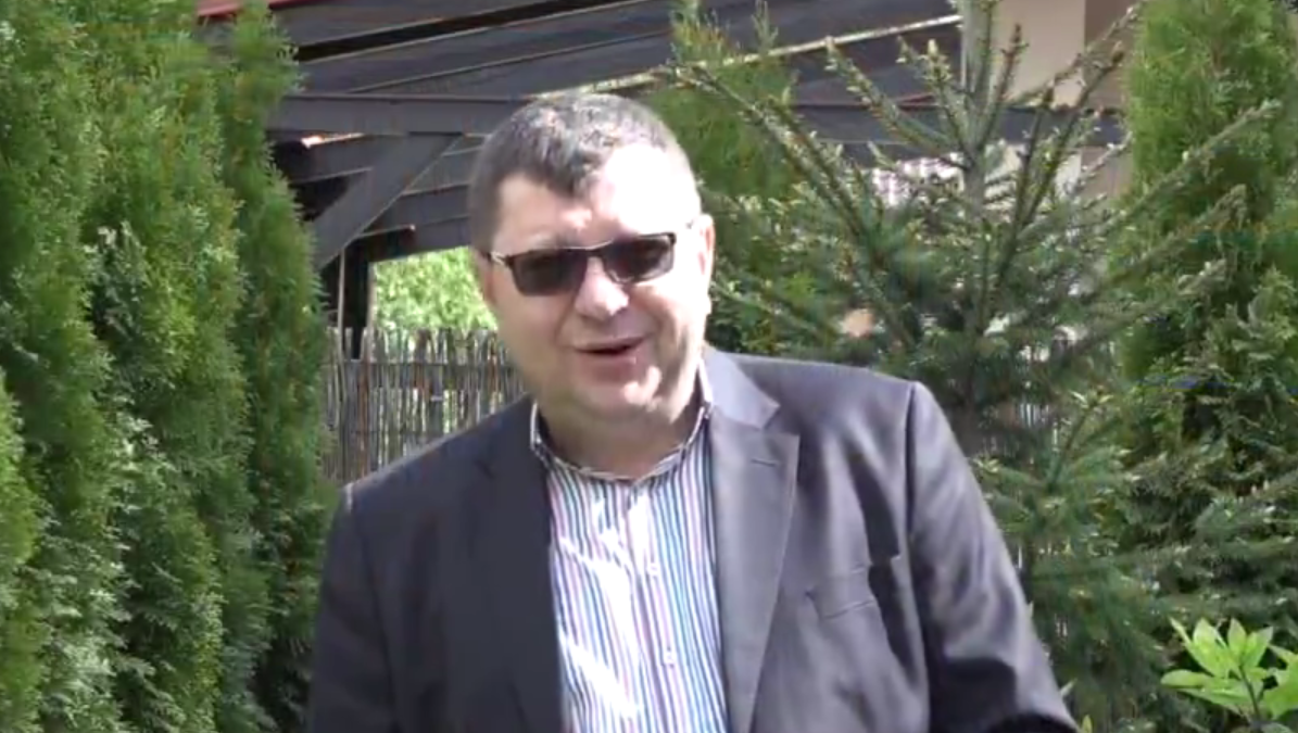 Stonoga nagrał teledysk dla prezydenta "Na Mazury macać kury"