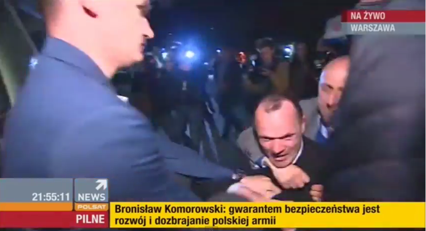 Bójka po debacie. Niesforny troll narobił ambarasu (video)