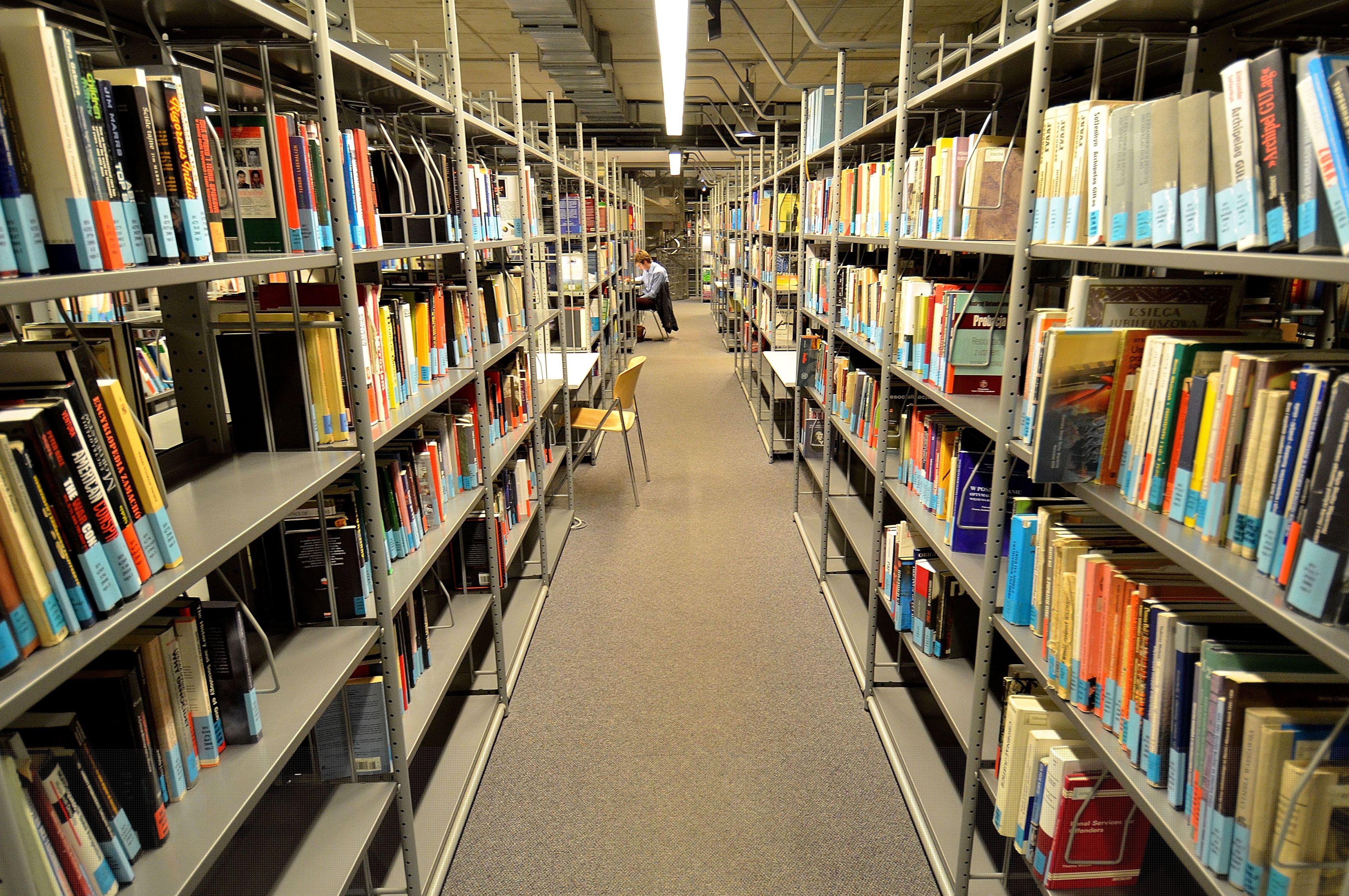 Fiskus: Umorzenie kary za przetrzymanie książek z biblioteki to korzyść majątkowa