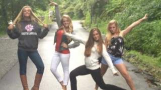 Tylko na chwilę zostawiła noworodka z Pitbullem. Wróciła, a jej oczom ukazał się widok, którego nigdy nie zapomni, zdjęcia trafiły do sieci