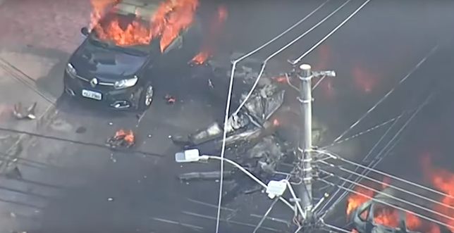 Samolot nagle runął na ziemię, są ofiary śmiertelne. Tragiczne wiadomości obiegły światowe media