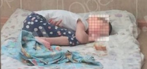 Matka trzymała 12-latkę w klatce. Pozwalała dziesiątkom pedofilów ją gwałcić, brała za to co innego niż pieniądze