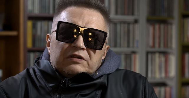 Zespół T.Love wydał oficjalne oświadczenie. Chodzi o dzisiejszą haniebną wiadomość o śmierci Muńka Staszczyka, która rozchodzi się po sieci