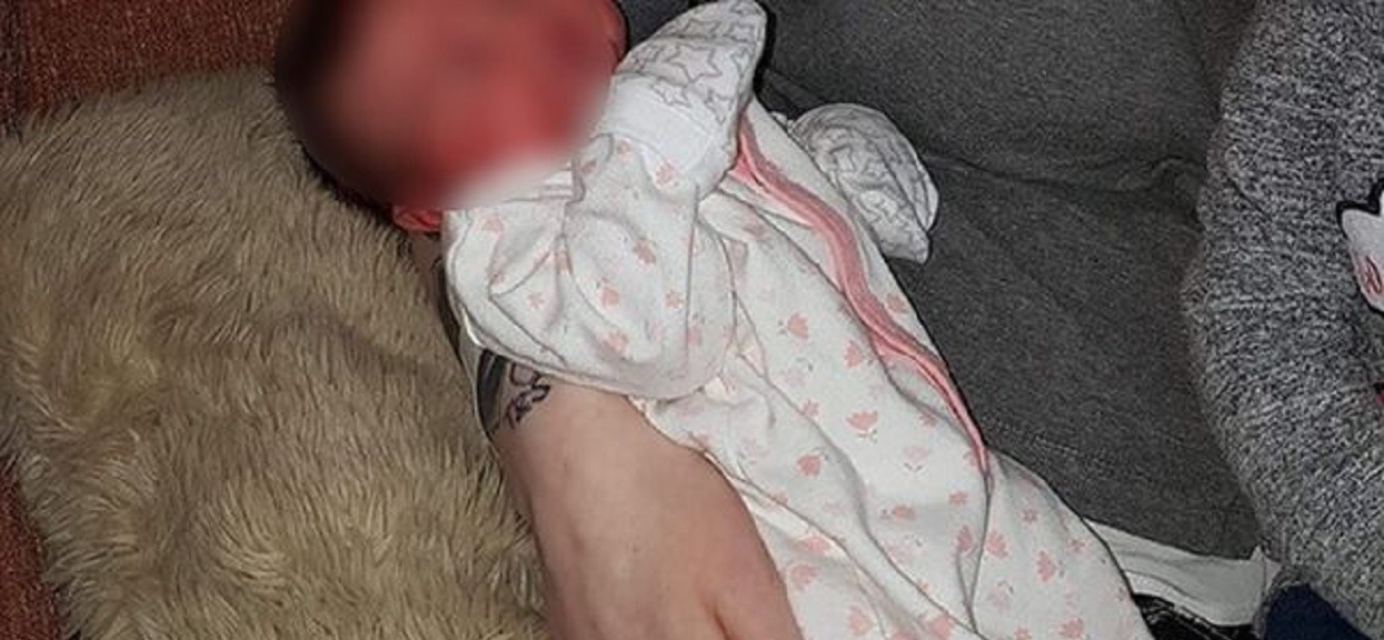 Nakrył przyjaciela w łóżku ze swoją matką. Prawda okazała się jeszcze bardziej niesłychana
