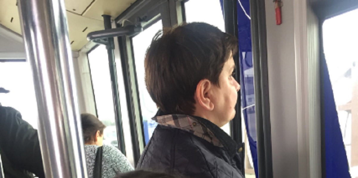 Nagle do autobusu weszła Beata Szydło. Natychmiast chwycili za telefon, wszystko trafiło do sieci