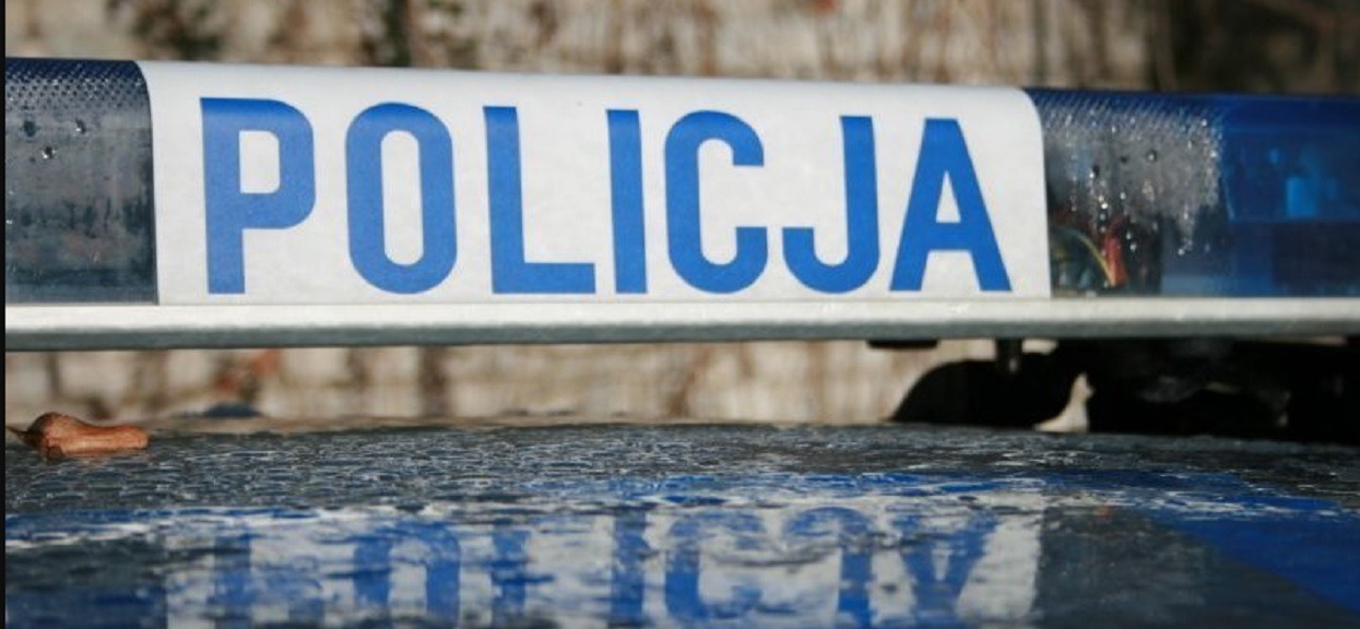 Ksiądz wszedł między nastolatki i na oczach wszystkich zrobił piorunującą rzecz. Pisków i krzyków nie było końca