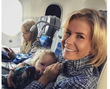 Żona Cezarego Pazury leciała z trójką dzieci. Pasażerowie byli cali w nerwach, ale potem nie dowierzali