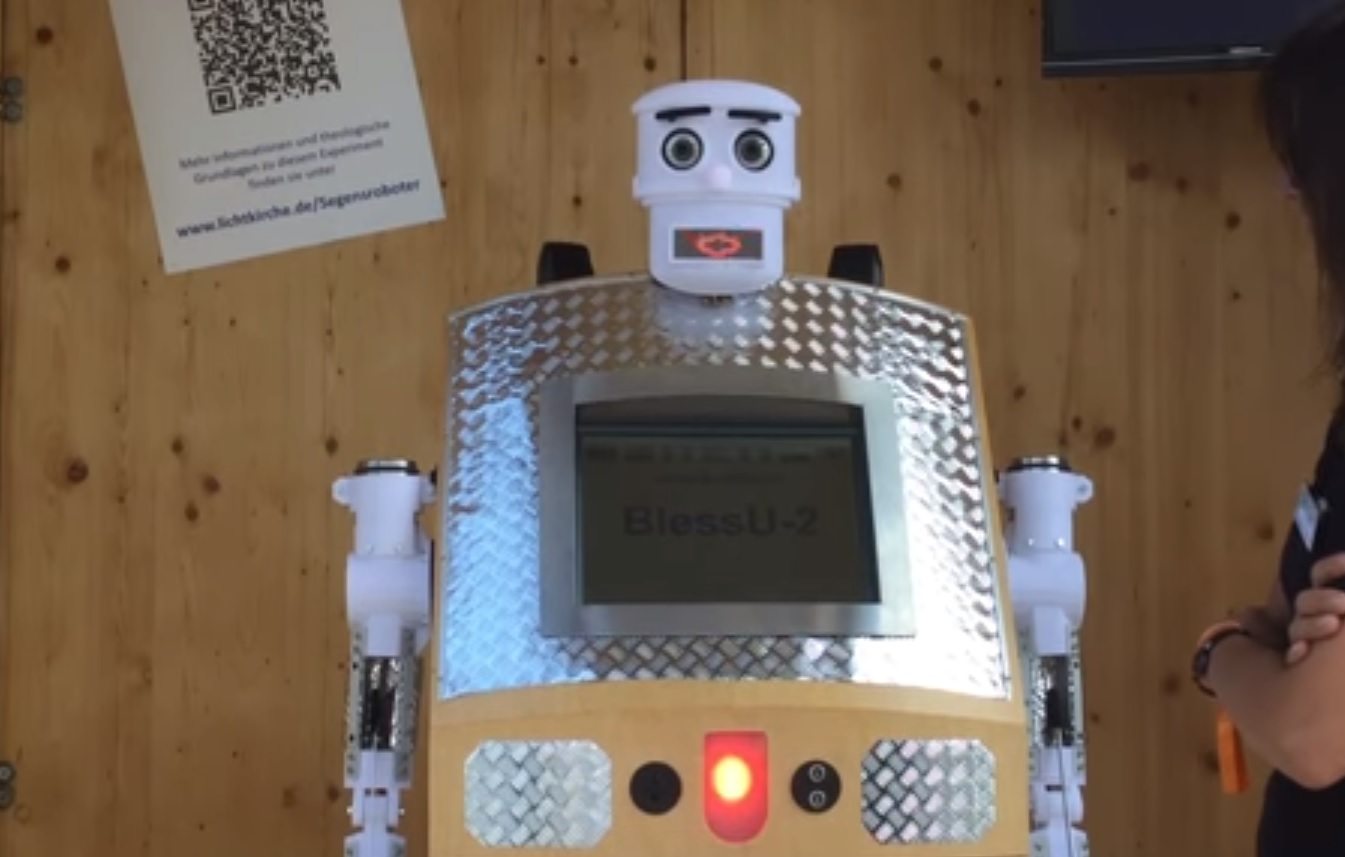 Powstał KSIĄDZ-ROBOT. Edukuje Biblią i błogosławi (VIDEO)