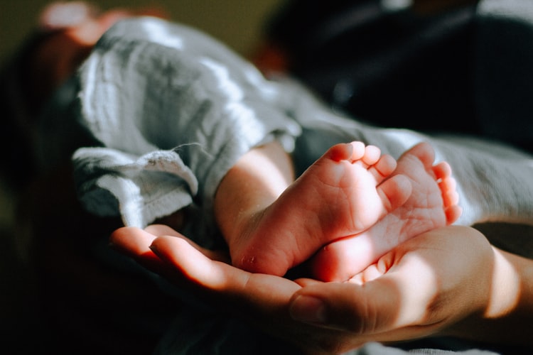 Noworodek urodził się z łuskami na całym ciele. Rodzice zdębieli na jego widok, podjęli najgorszą możliwą decyzję