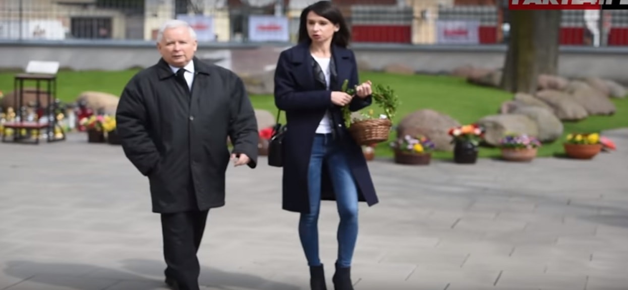 Tak wygląda grób rodziców Marty Kaczyńskiej na Cmentarzu Powązkowskim. Smutny widok