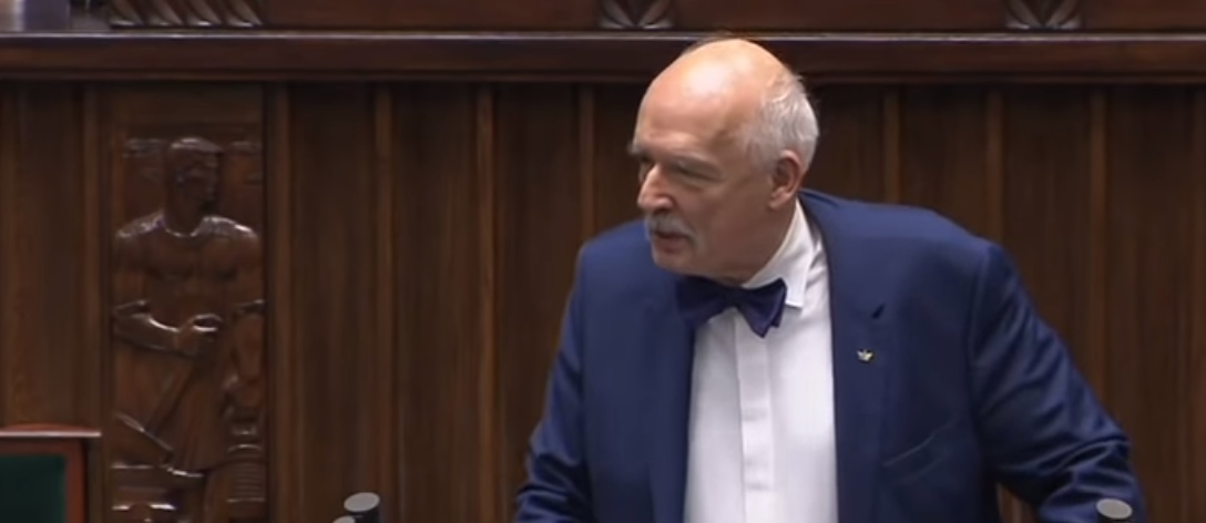 Janusz Korwin-Mikke na powrót do Sejmu czekał 26 lat. Zasnął już w pierwszych minutach obrad (ZDJĘCIE)
