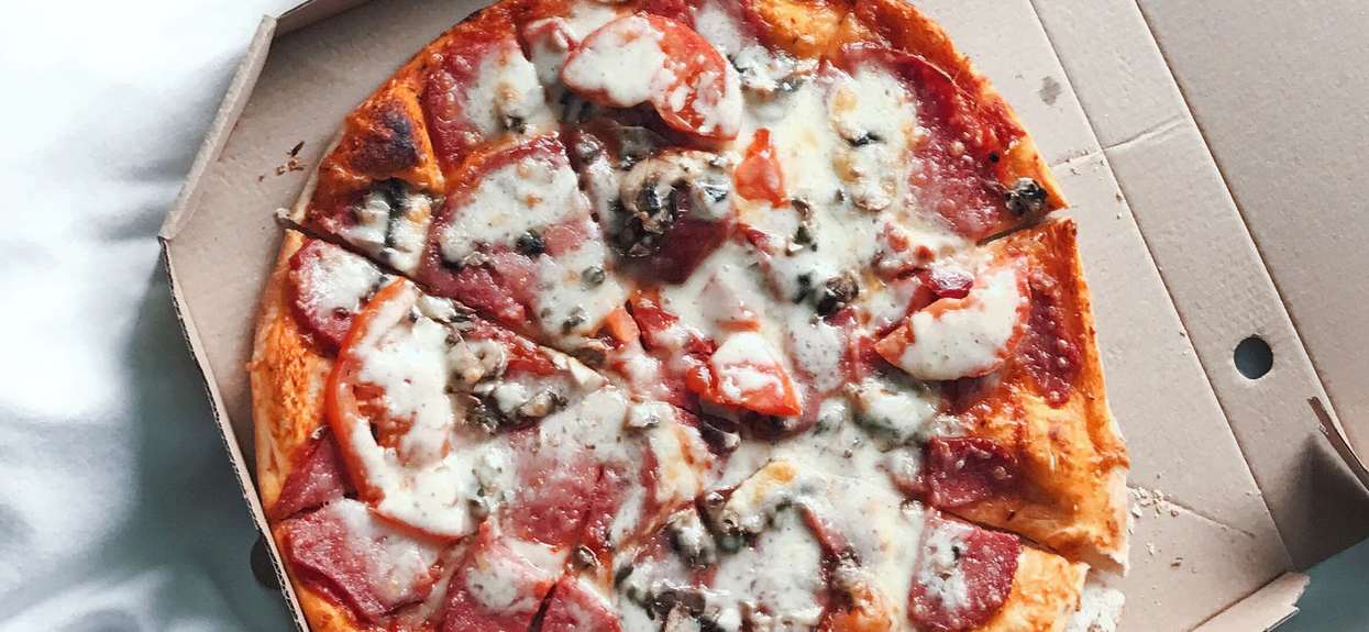 22-latek rozwoził pizzę, ale dodawał jeszcze "coś od siebie". Prawda wyszła na jaw, będzie miał poważne kłopoty