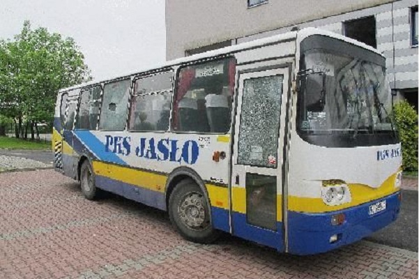 "Snajper" ostrzelał autobus PKS z Jasła