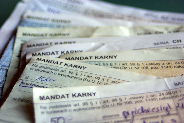 Rząd z góry zaplanował ilu kierowców ukarze mandatami w 2015 r.