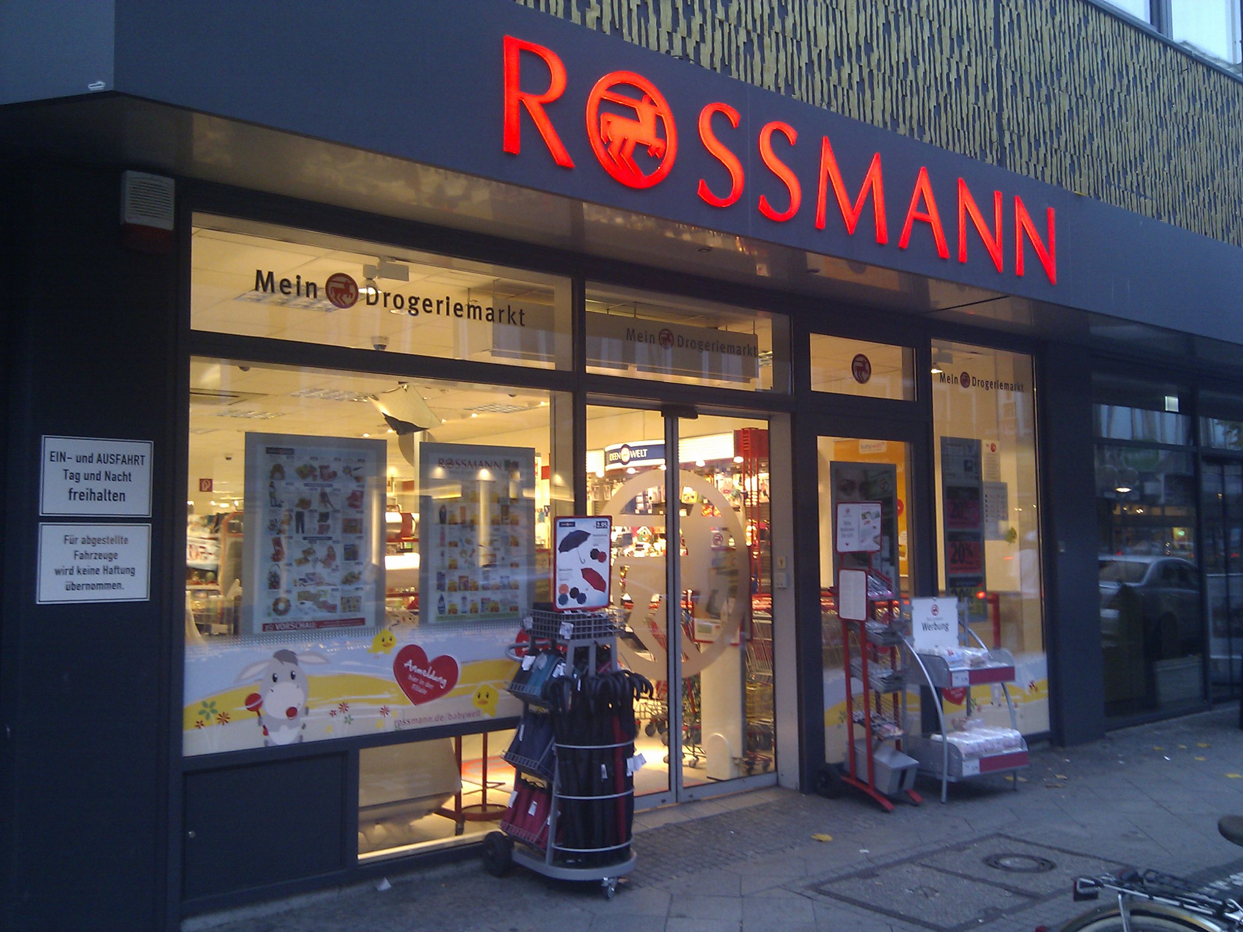 Rossmann przygotował gigantyczne promocje. Trzeba się śpieszyć, klienci będą walić drzwiami i okami
