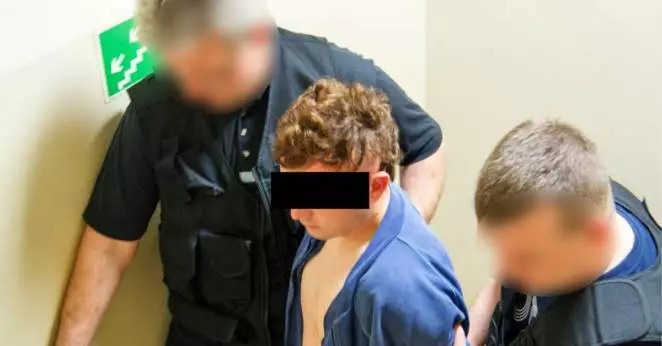 Mateusz K. więził 9-latkę w wersalce i gwałcił bez opamiętania. Doniesienia tylko dla ludzi o mocnych nerwach
