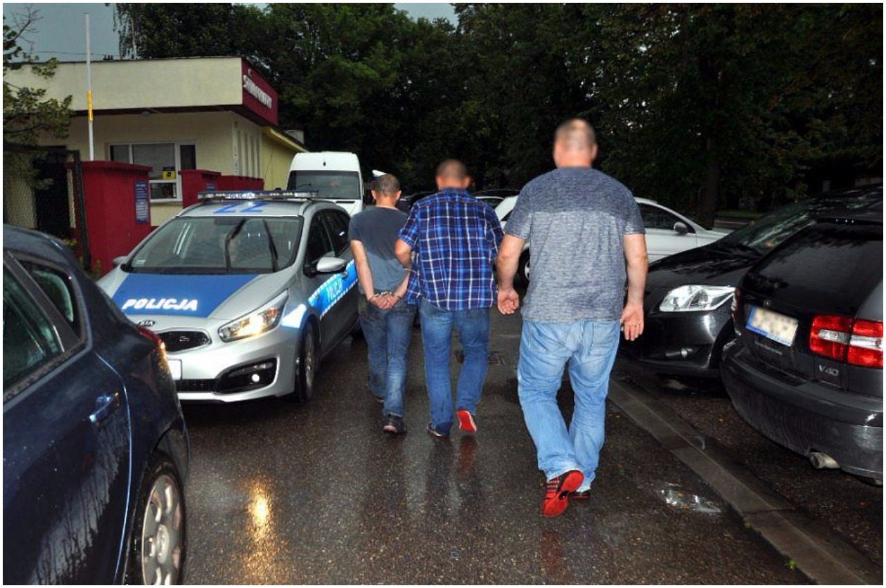 Warszawa: Podłożył ładunek wybuchowy w bloku. Policja już go schwytała