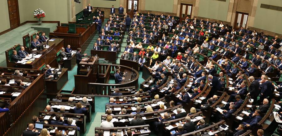 W trakcie gdy wszyscy Polacy oglądali mecz, w Sejmie trwało głosowanie. Jest decyzja ws. wotum zaufania dla rządu