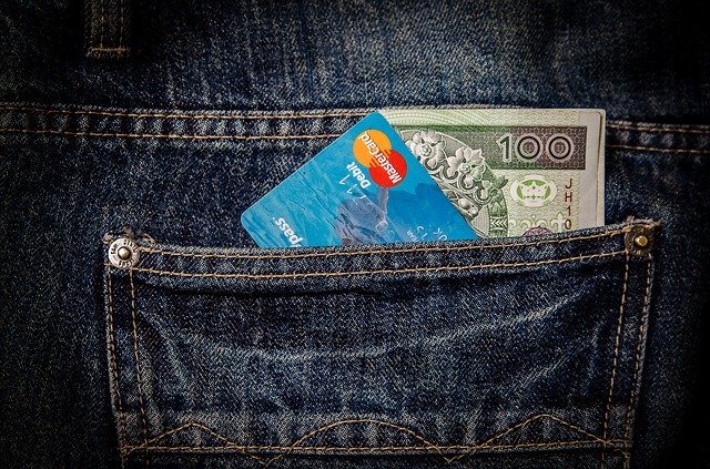 Poważna awaria w popularnym banku, z kont znikają pieniądze. Klienci są wściekli, a bank milczy
