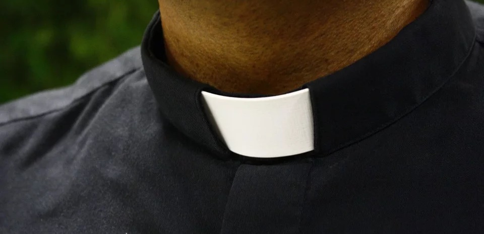 Na komputerze księdza znaleziono haniebne nagrania. Były na nich dzieci, które robiły okropne rzeczy