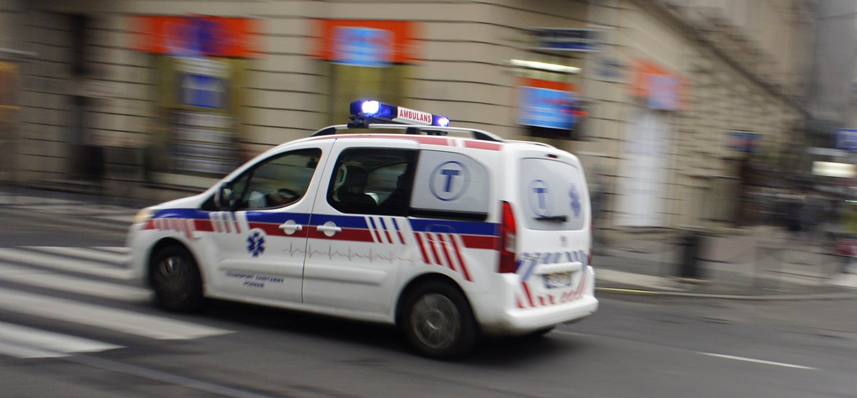 Tragedia w Warszawie, chłopiec wyskoczył przez okno. Właśnie ujawniono bolesną prawdę