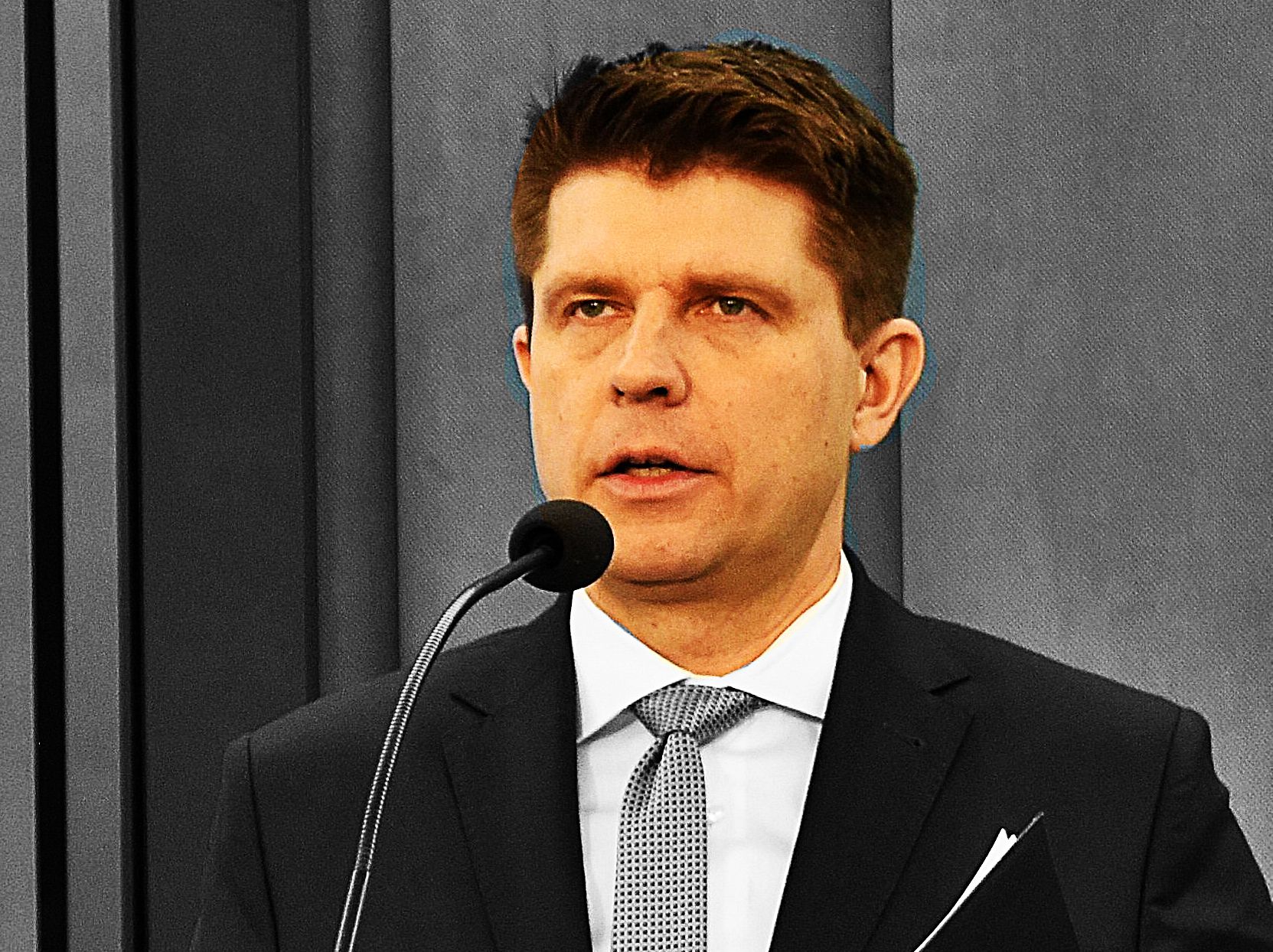 Jakie wykształcenie ma Petru? ZASKOCZENIE!